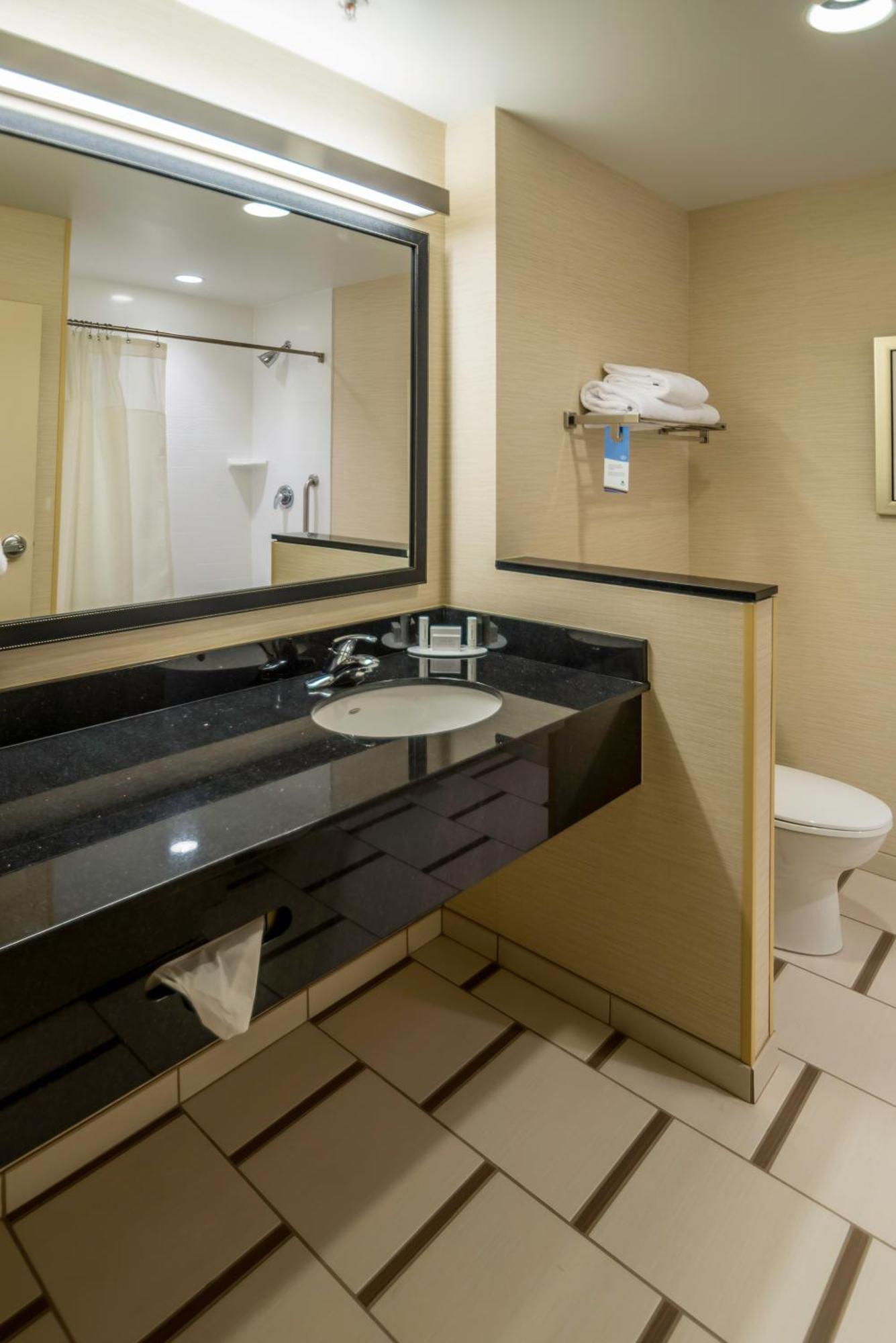 Fairfield Inn & Suites By Marriott Туин-Фолс Экстерьер фото