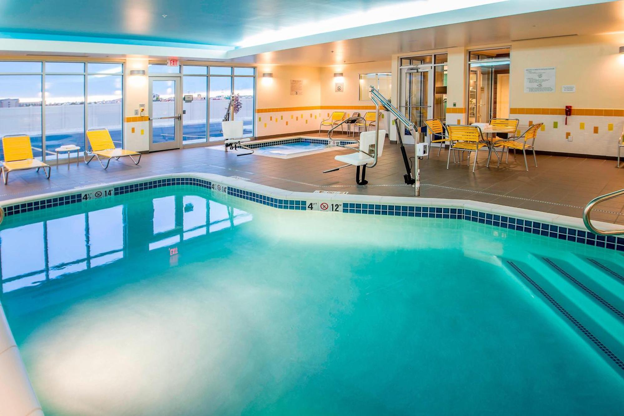 Fairfield Inn & Suites By Marriott Туин-Фолс Экстерьер фото