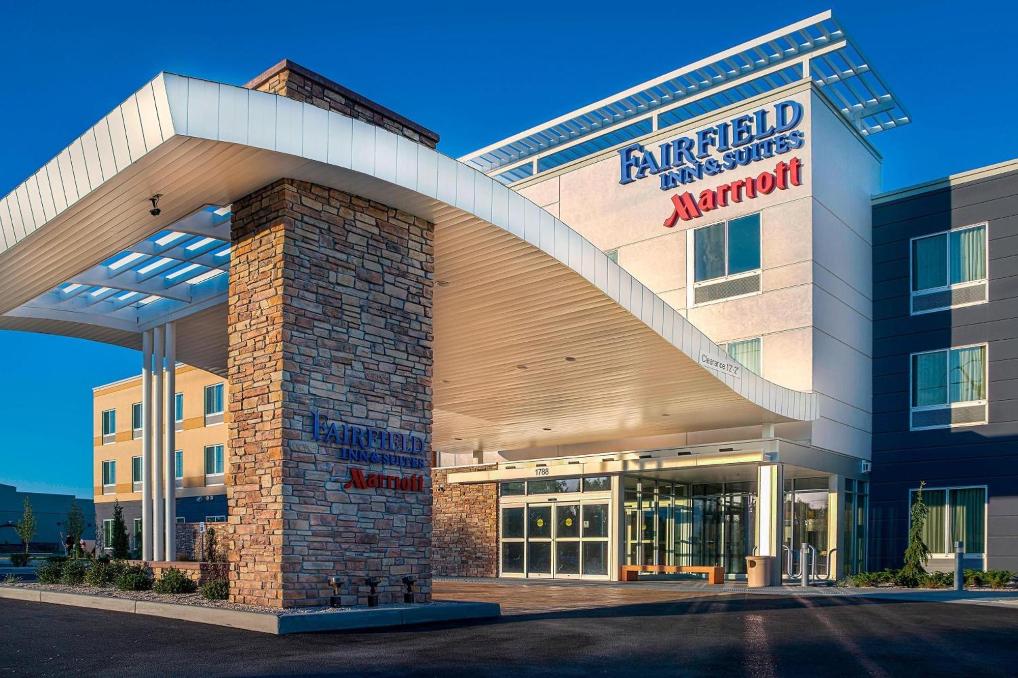 Fairfield Inn & Suites By Marriott Туин-Фолс Экстерьер фото